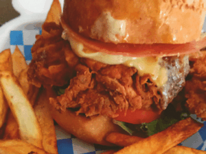 CHICKEN CLASICA CON PAPAS