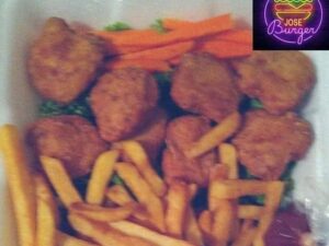 10 NUGGETS CON PAPAS